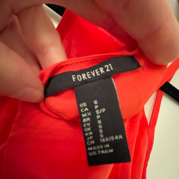 Red crop top - Picture 3 of 3